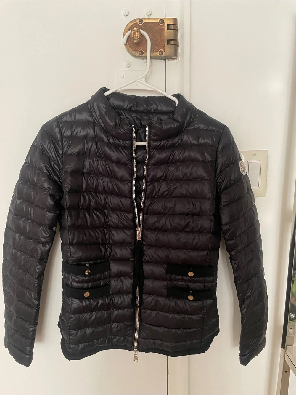 Moncler Lochet Giubbotto Down Jacket
Longue Saison Women's Jacket - Picture 1 of 7